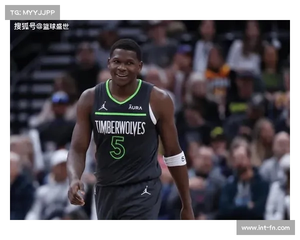 阳光爱德华兹盖帽彰显防守威慑力 力挽狂澜成为球队关键防线