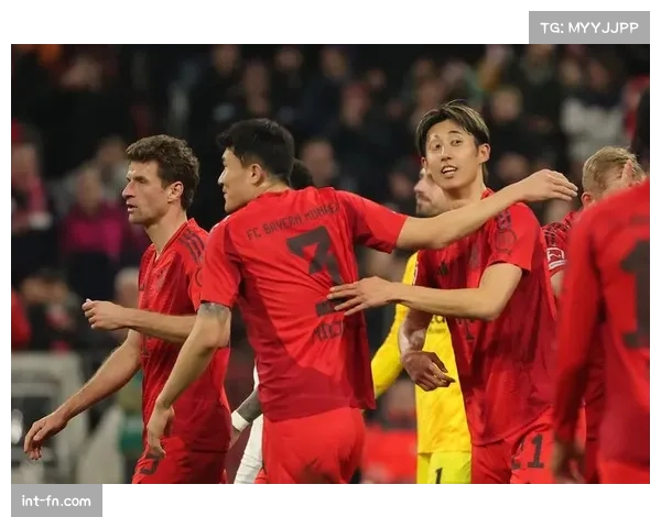 拜仁高位逼抢瓦解斯图加特出球体系，替补深度成夺冠基石